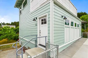 Coach House with Loft - Image 3