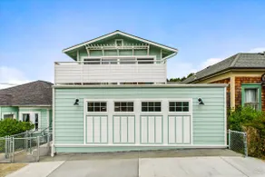 Coach House with Loft - Image 2