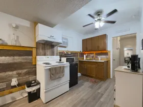 Oasis Apartment 5 - Image 3