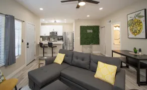 Stylish Lemon 2BR/2BA Townhouse • Airport Close - Image 3