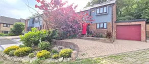Charming Riverside Home in Historic Kent Village - Image 2