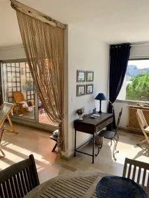 Large 2-bedroom apartment with rooftop terrace overlooking the port / 3-star French rating - Image 2