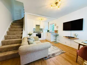 Luxury house with stunning garden in StAlbans - Image 2