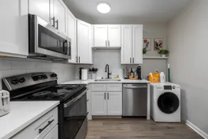 Stylish soulard loft• King Bed •5 Min to Downtown - Image 4