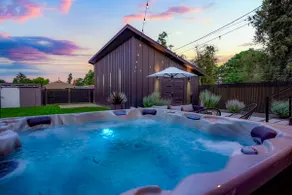 Good Vibe Tribe-2 Miles Downtown/Hot Tub/King Bed - Image 2