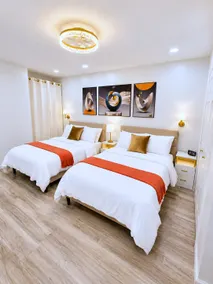 Escape to the ”Golden Suite” Private & Near Disney - Image 5