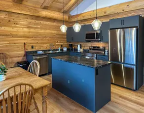 Charming Cabin # 6 with hot tub - Image 3