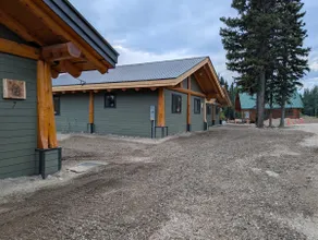 Charming Cabin # 6 with hot tub - Image 5