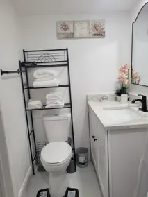 Apartment with equipped kitchen near the airport - Image 5