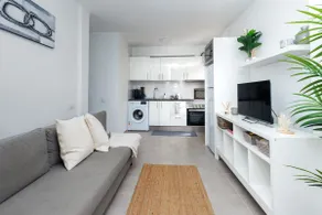 Appartamento per vacanze 'Los Cristianos One-bedroom' con piscina privata, balcone e Wi-Fi - Image 4
