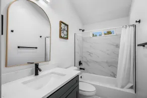 2BR w/ Sauna & Gym Near SeaTac - Image 3