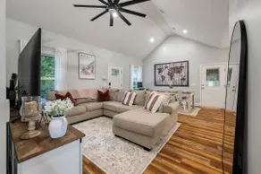 Stylish Family Oasis w/ Pool - Image 4