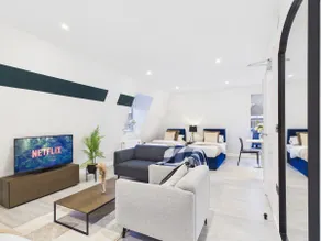 Bright & Modern Flat | Sleeps 4 | Great Location - Image 4