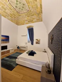 Apartment with fresco - Image 4