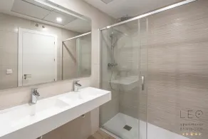Sakura Tower, Family Apartment 6 - Image 3