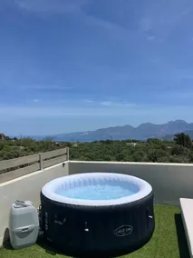 HarMa, Jacuzzi House - Image 3