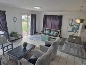 Tranquil King-Size Cottage Retreat - Image 2