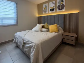 Modern apt with workspace, AC and Parking - Image 4