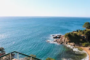 Seaside retreat, calm and serenity. - Image 2