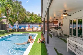 5BR Tropical Villa • Game Room, Heated Pool • BBQ & Mini Golf - Image 5