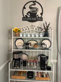 Southern Front Porch, Newly Renovated, Comfortable - Image 3