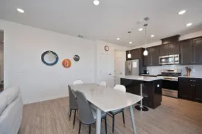 Folsom 3B2B House with Sunset and Open View - Image 4