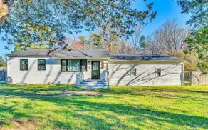 3 bedroom near DC w/pool, large yard, & driveway - Image 4