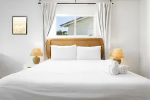 Spacious 2 Bed in Carlsbad - Image 3