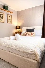 Alton : Cosy flat near Basingstoke, Free parking. - Image 3