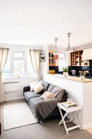Alton : Cosy flat near Basingstoke, Free parking. - Image 5
