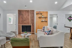 Bright Spacious Home | w/ Gameroom & Relaxing Vibe - Image 2