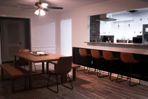 Large Home-Family Friendly-Hot tub-Themed Room - Image 4