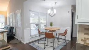 Tranquil Getaway: Quaint Home - Image 5