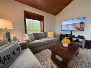 Tranquility Lake House - Image 3