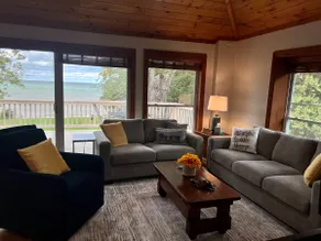 Tranquility Lake House - Image 4