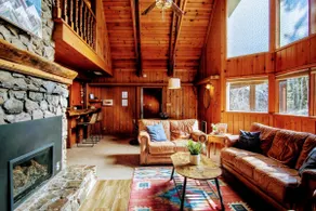 Huge Cozy Cabin. EV, Pet, & Kid-friendly. - Image 2