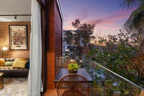 Jade View—Vintage Soul & Sunset Strolls - Image 2