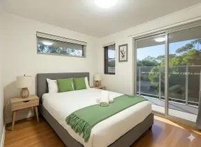 5-Bedroom Home Schofields - Image 4
