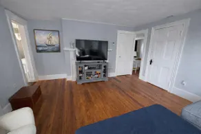 Seaside Stay in Historic Warren - Image 2