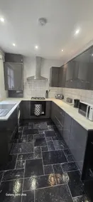 Big 4 bedder - South Manchester - Image 5