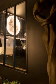 The Unexpected - Chic Loveroom with Jacuzzi - Image 5