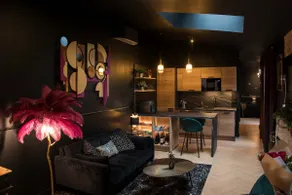 The Unexpected - Chic Loveroom with Jacuzzi - Image 3