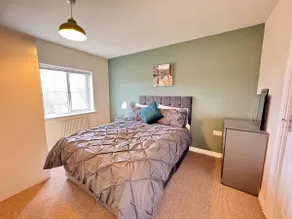 Stylish 5BR Retreat :Free Parking w/King Bed - Image 3