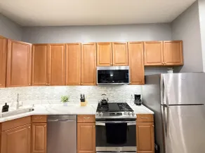 Spacious Apartment Near NYC + Parking - Image 5