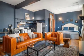 Southern Charm- Bourbon Trail- Trail Suites Inn- B - Image 4