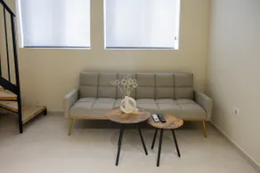 Chic Central Stay for 2–4 - Image 2