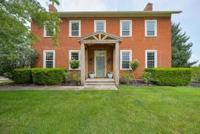 Bellawood Farmhouse - Image 3