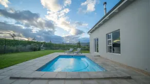 Swallows Rest - Vineyard Estate, Pool & Hot Tub - Image 2