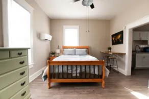 Cozy Studio in downtown FW #4 - Image 4