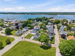 Historic Home for 7: Walk to Beach, Pets & Family - Image 2